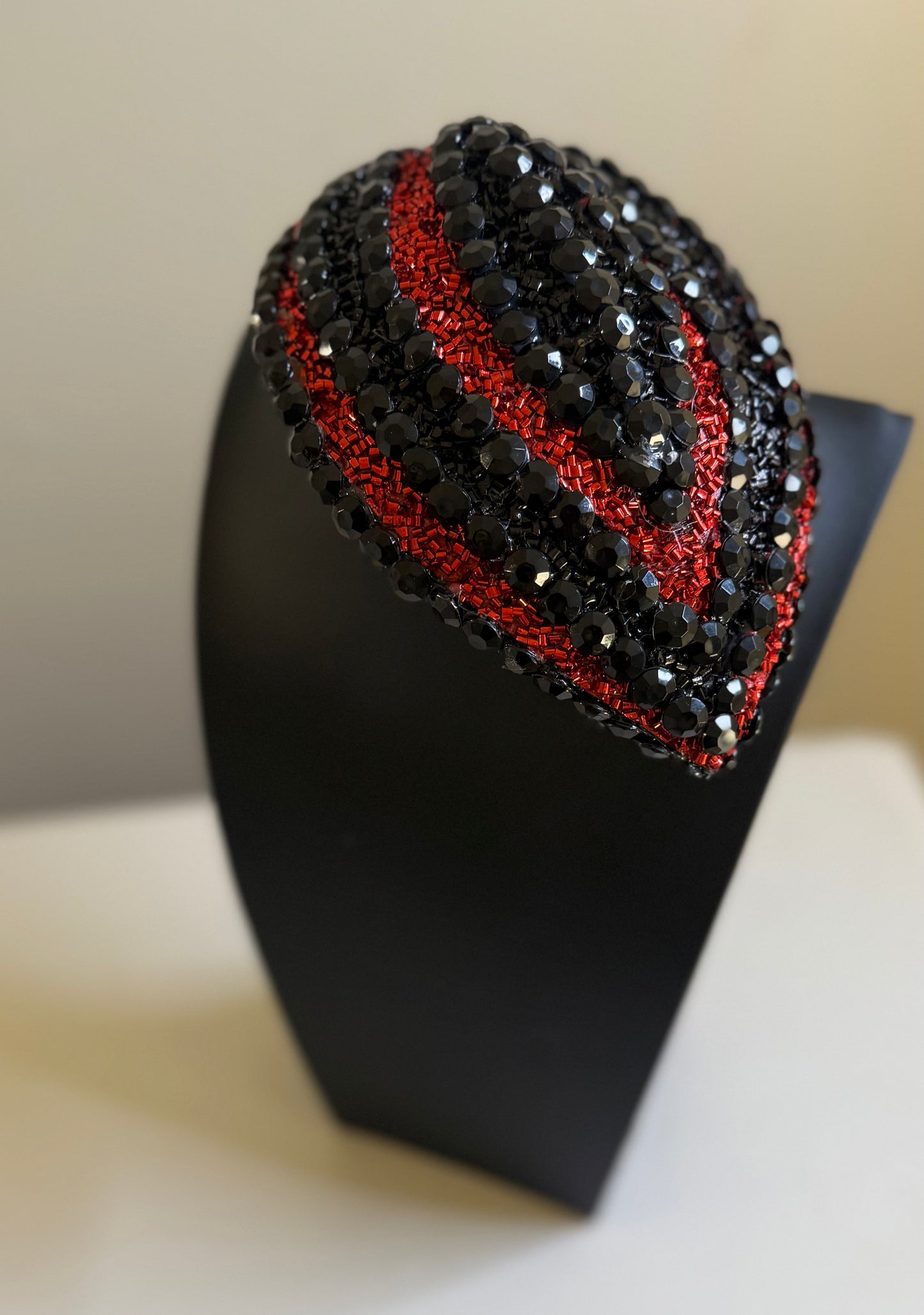 Red & Black Beret - Grand